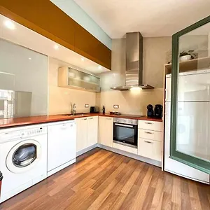 Apartamento Loft Cort Reial Atico In The Heart Of The Old Town, Gerona